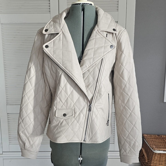 Simply Vera Vera Wang Jackets & Blazers - Simply Vera Vera Wang | Quilted Beige Faux Leather Jacket